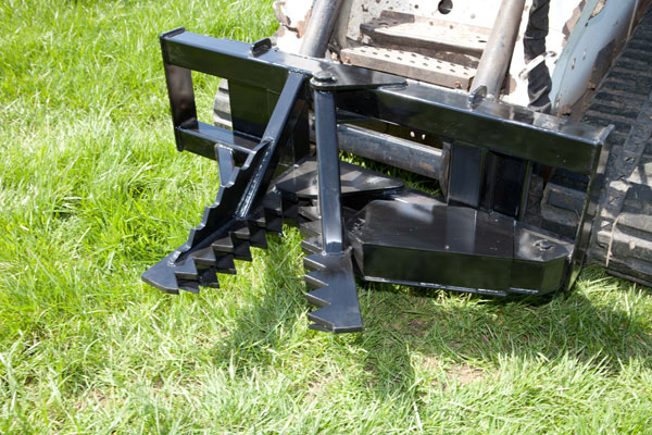Model 525000 Contractor Model Skid Steer Mount Tree And Post Puller With 14 Inch Jaw Opening