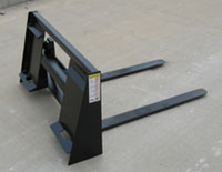Integrated Frame Pallet Forks For Compact Tractor Loaders With Skid Steer Quick Attach Buckets